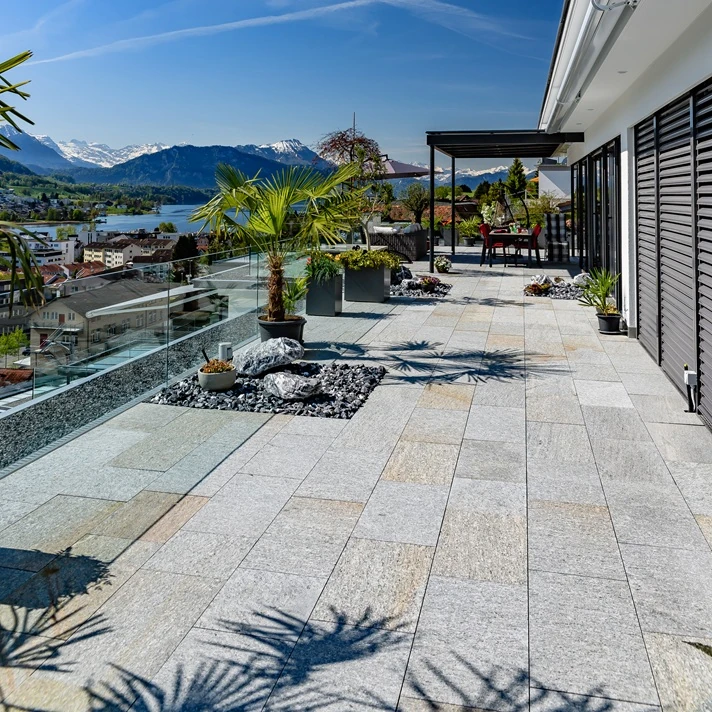 taras dachowy z kamienia naturalnego.webp